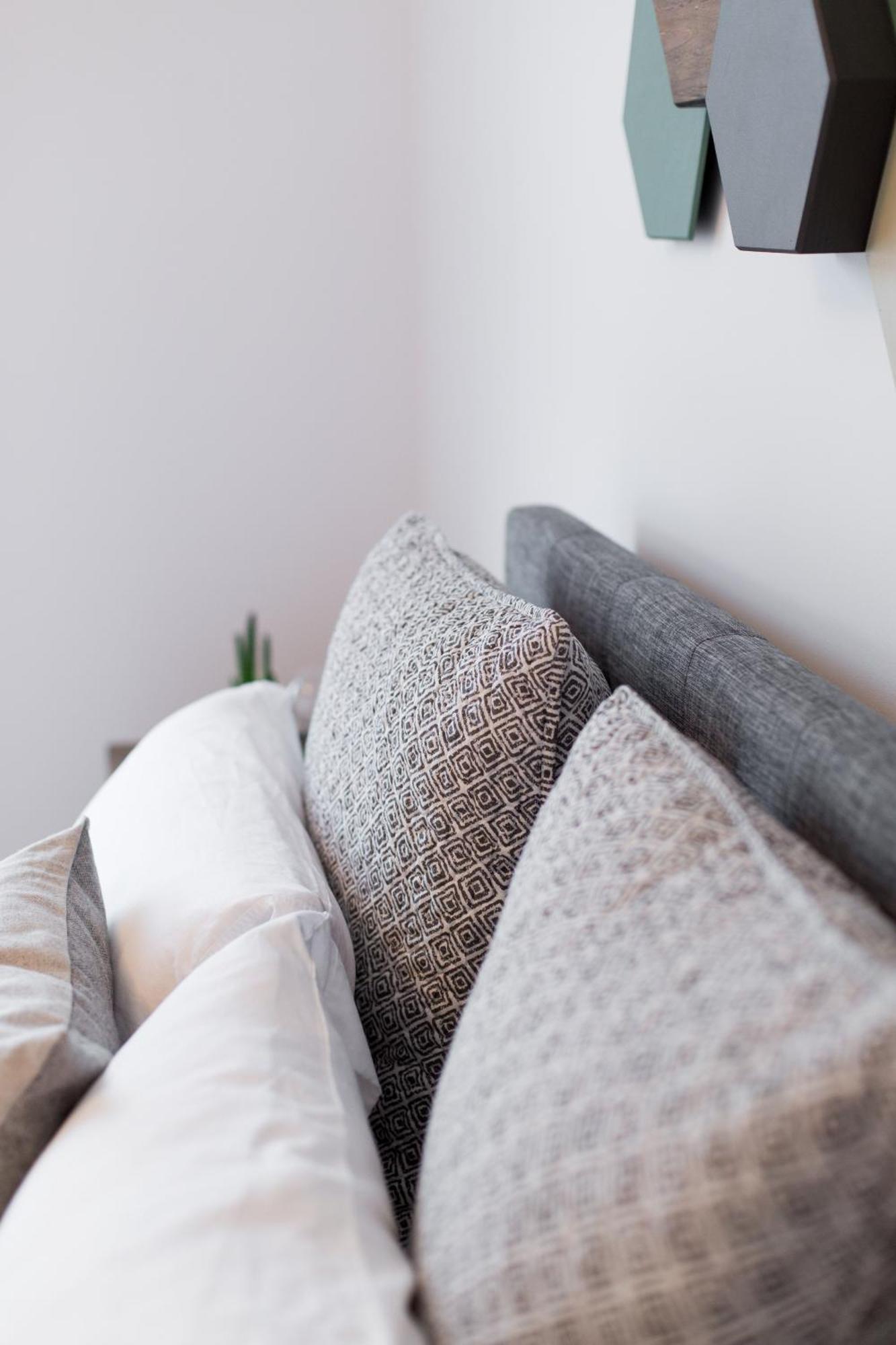 Hip, Stylish Apartment In Little Italy By Den Stays A Montréal Rom bilde